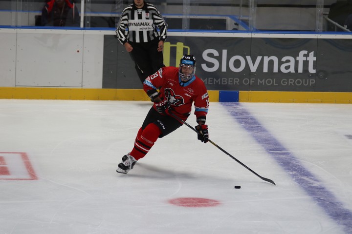 Skutok sa nestal? Žiadny trest! Za urážku mŕtvej matky stačí neprijaté ospravedlnenie